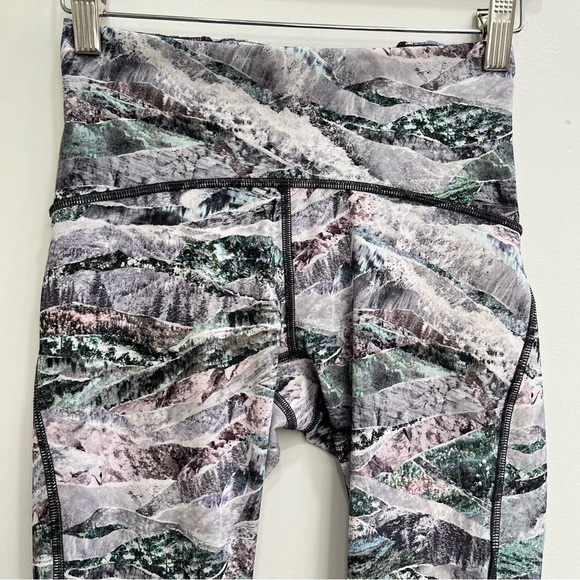 Lululemon Train Times Pant 25" Springscape Multi / Obsidian W5BU5S Luxtreme Mesh - Picture 6 of 13